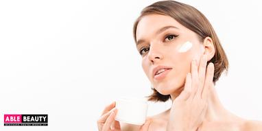 راهنمای کامل انتخاب پاک کننده و مرطوب کننده ملایم و سازگار با میکروبیوم پوست